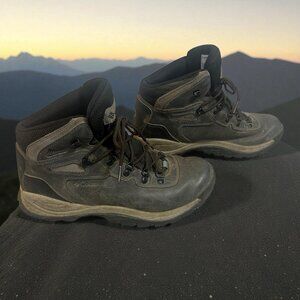 Columbia Womens Newton Ridge Plus Waterproof Hiking Trail Walking Boot Size 8.5